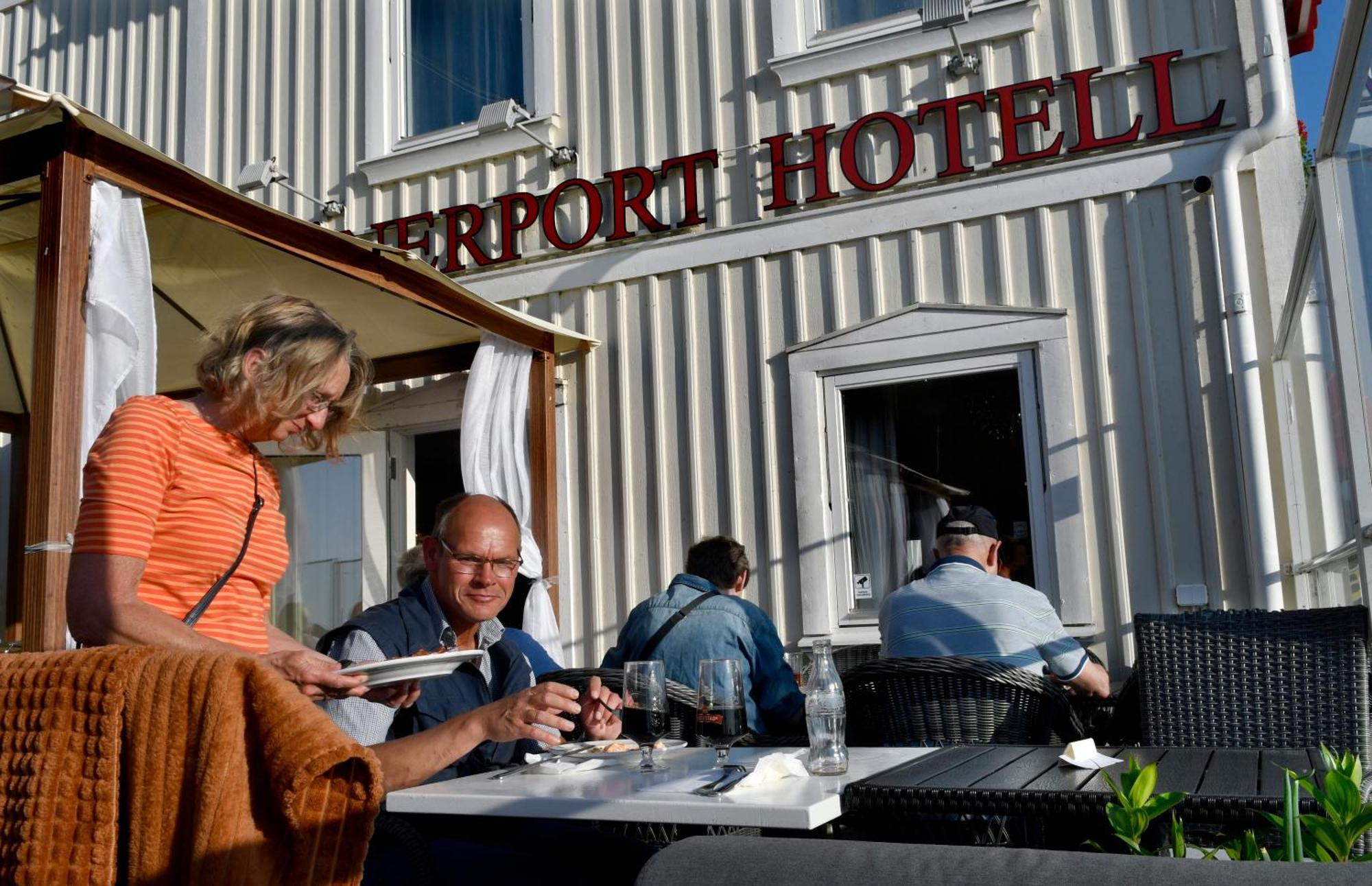 Vaenerport Lakefront Hotell Mariestad Esterno foto