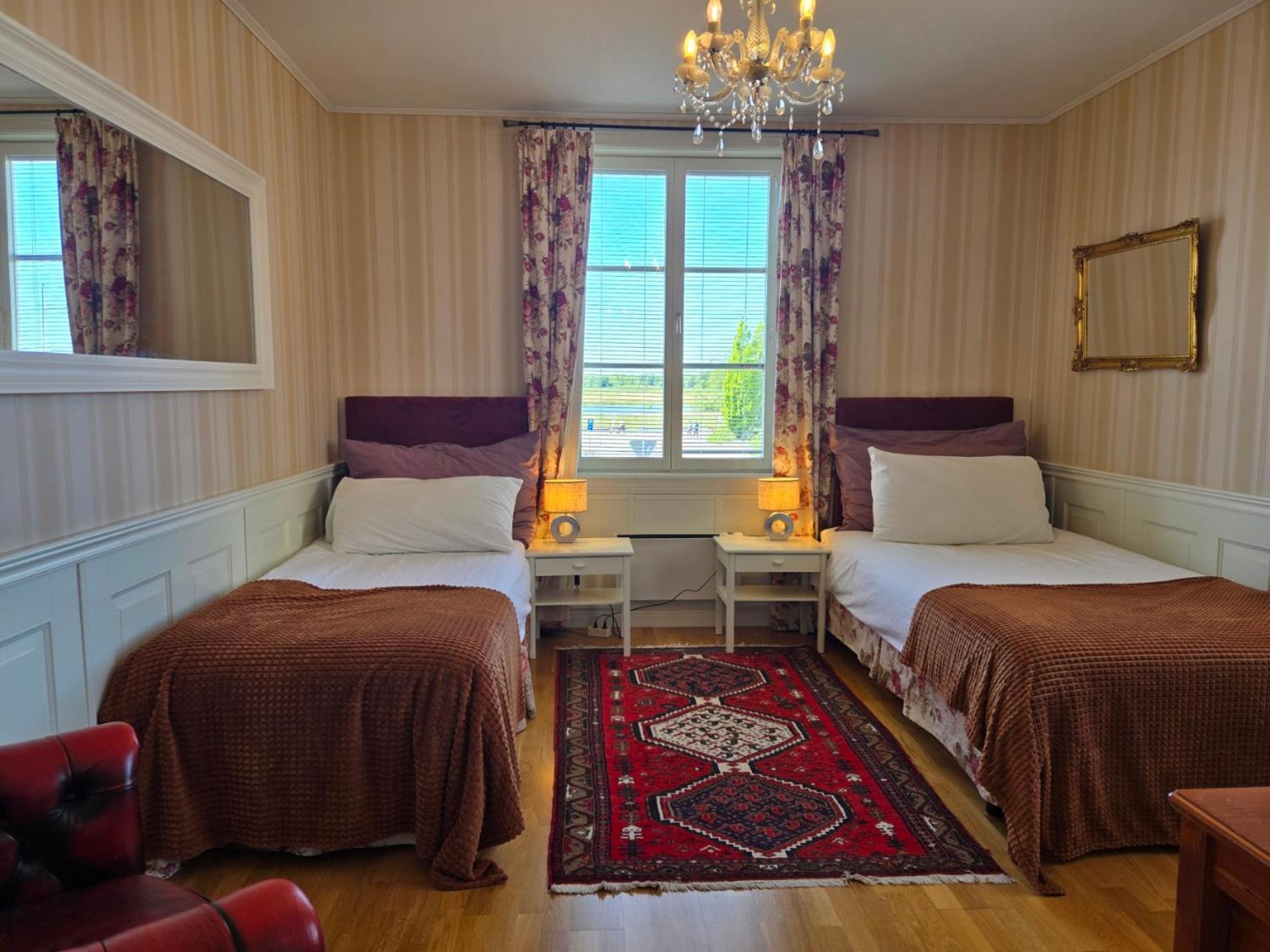Vaenerport Lakefront Hotell Mariestad Esterno foto